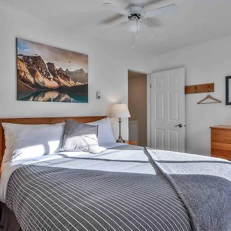 Big Mountain Views - Bright 2-Story Corner Unit Lejlighed Canmore Eksteriør billede