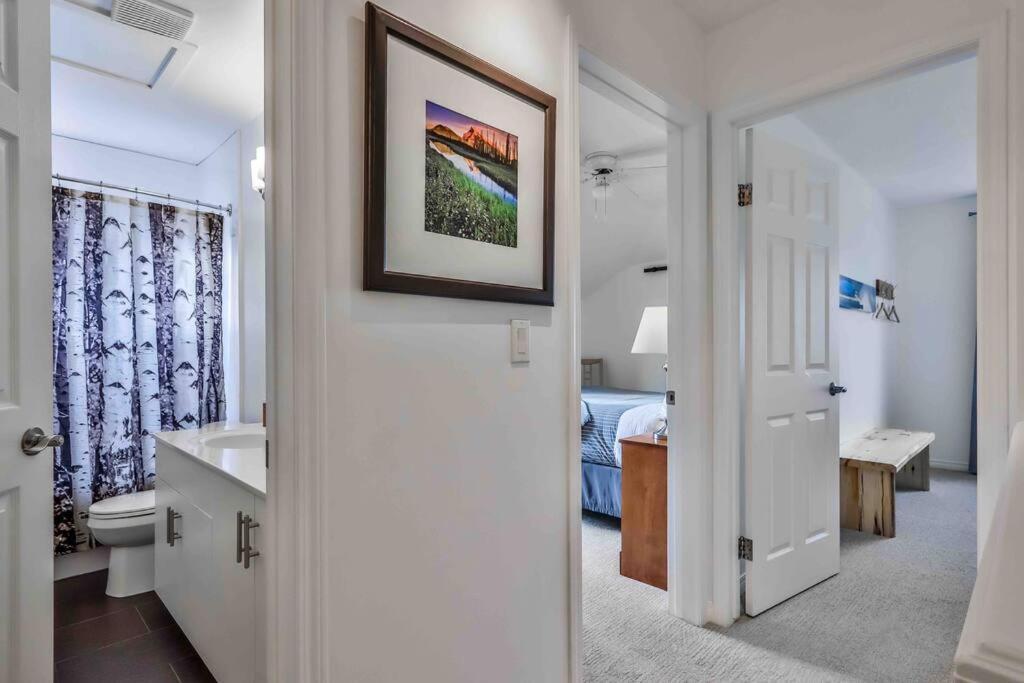 Big Mountain Views - Bright 2-Story Corner Unit Lejlighed Canmore Eksteriør billede